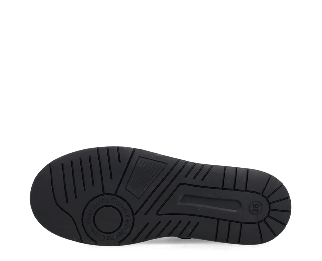 Calvin Klein Low Cut Lace-Up - Image 4