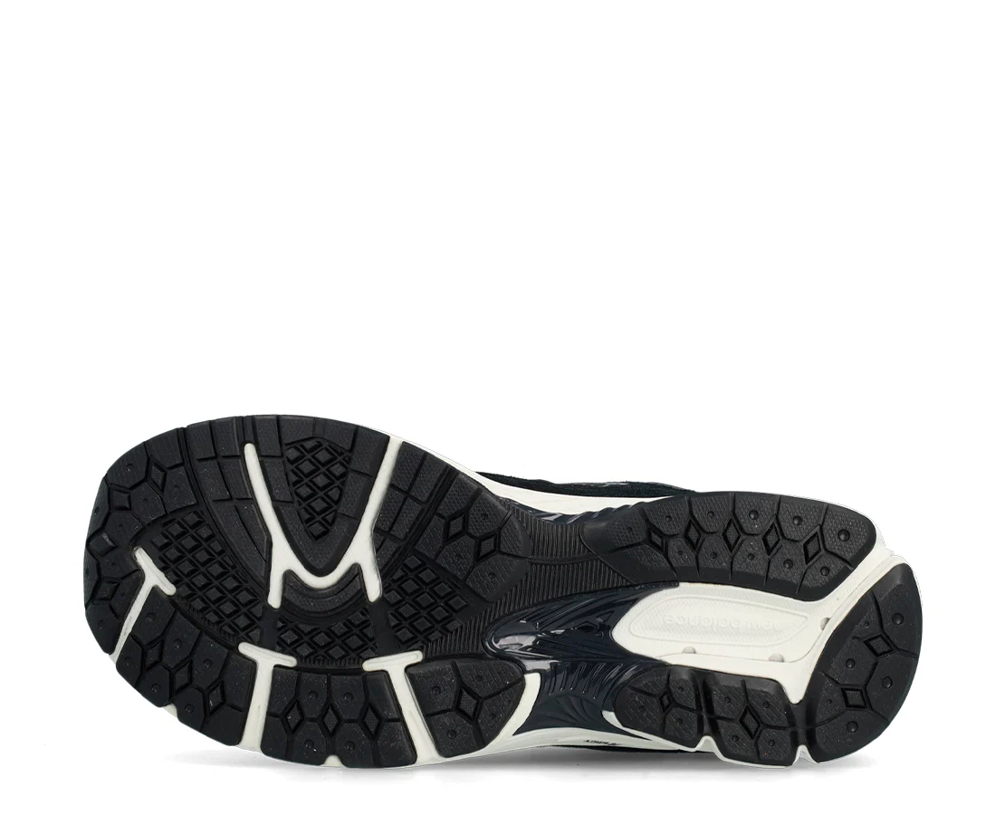 New Balance 2002 - Image 4